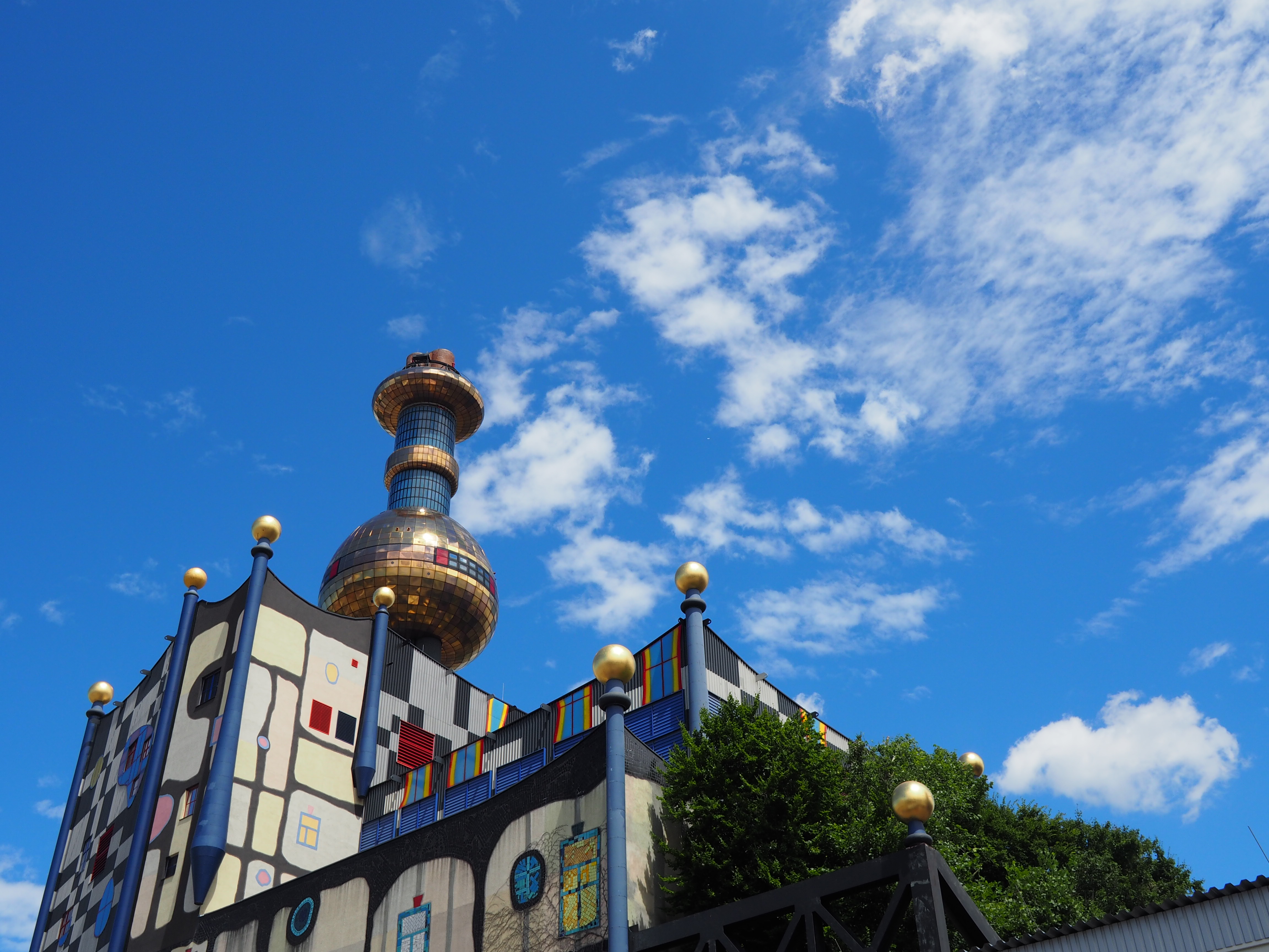 „An einem Regentag beginnen die Farben zu leuchten“ – Auf den Spuren von Friedensreich Hundertwasser
